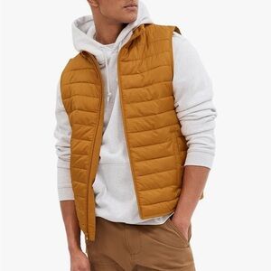 Men’s XXL Gap lightweight puffer vest (tigers eye)